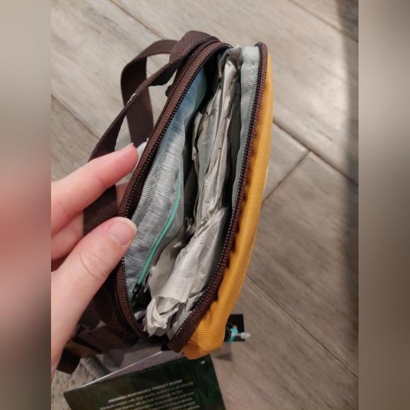 NWT! Sherpani Hyk Hip Pack/Cross Body, Sundial (Golden Yellow), RFID Blocking - Picture 7 of 8